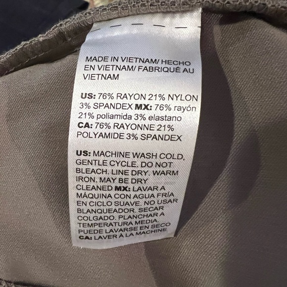 NWT. Chico’s So Slimming Slim Leg Pants. - Picture 6 of 7